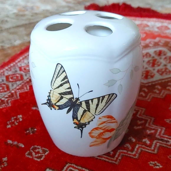 Porcelain 4 place floral garden toothbrush holder. Butterfly meadow by Lenox. - Picture 2 of 5